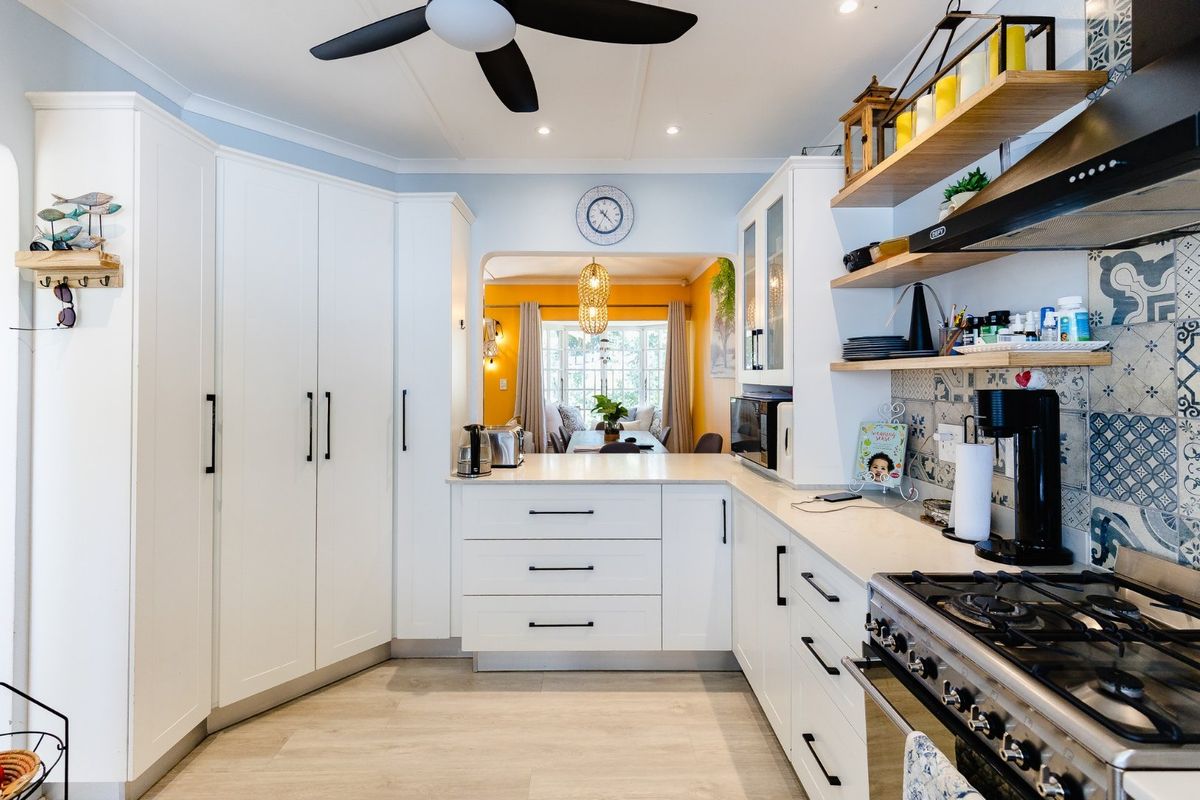 Stunning Unit In A Well-Run Complex - Photo 4