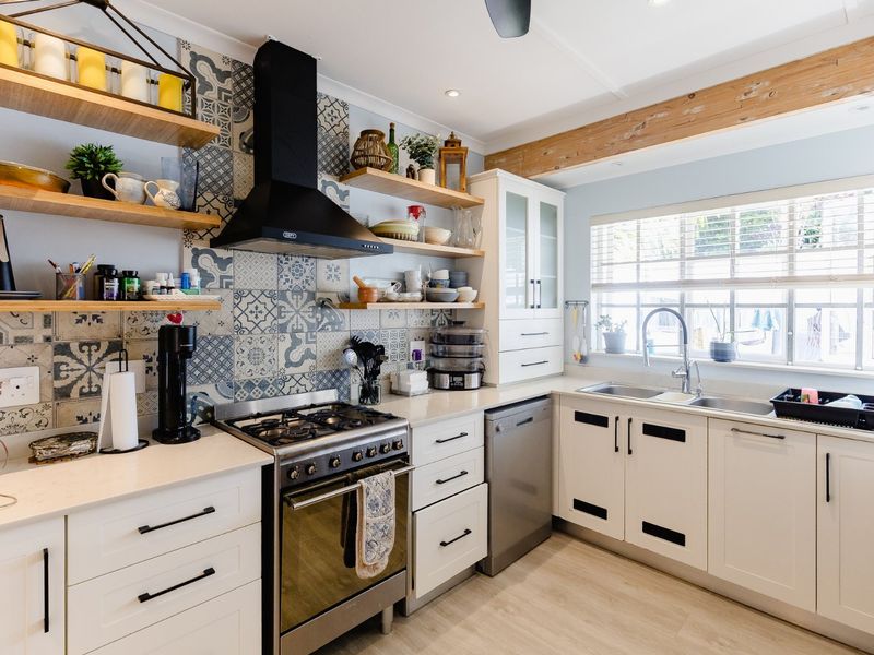 Stunning Unit In A Well-Run Complex - Photo 5