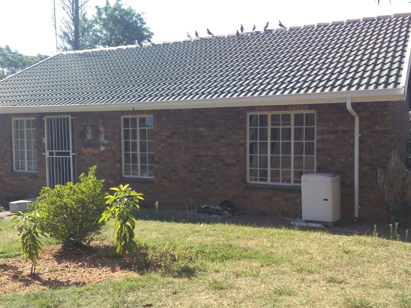 DUAL MANDATE - 3 BEDROOM HOME FOR SALE - Photo 10