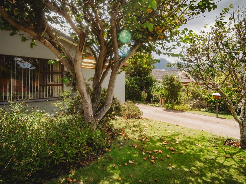 Location! Location! Location! Four bedroom home in Denver Park, George - Photo 2