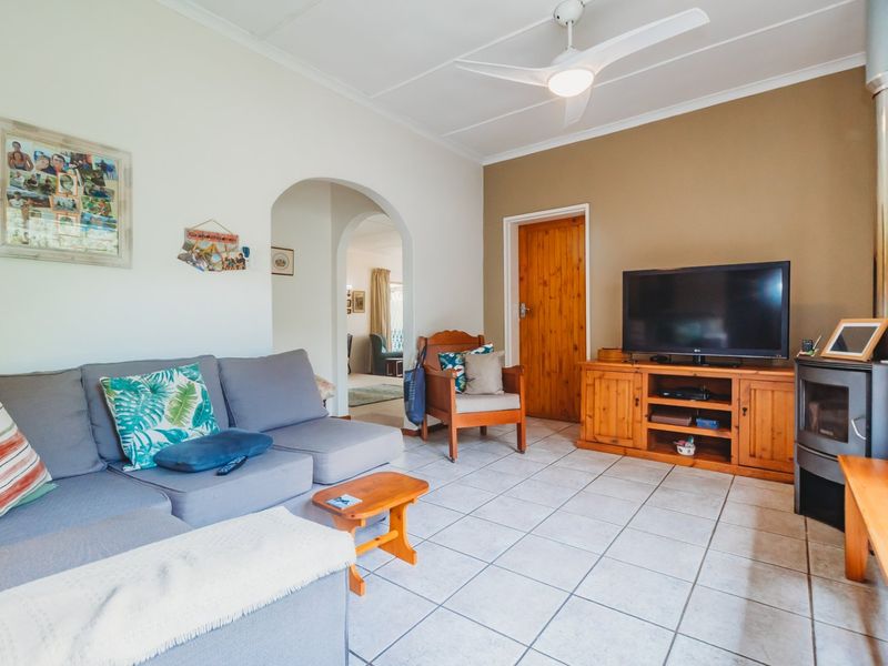 Location! Location! Location! Four bedroom home in Denver Park, George - Photo 9