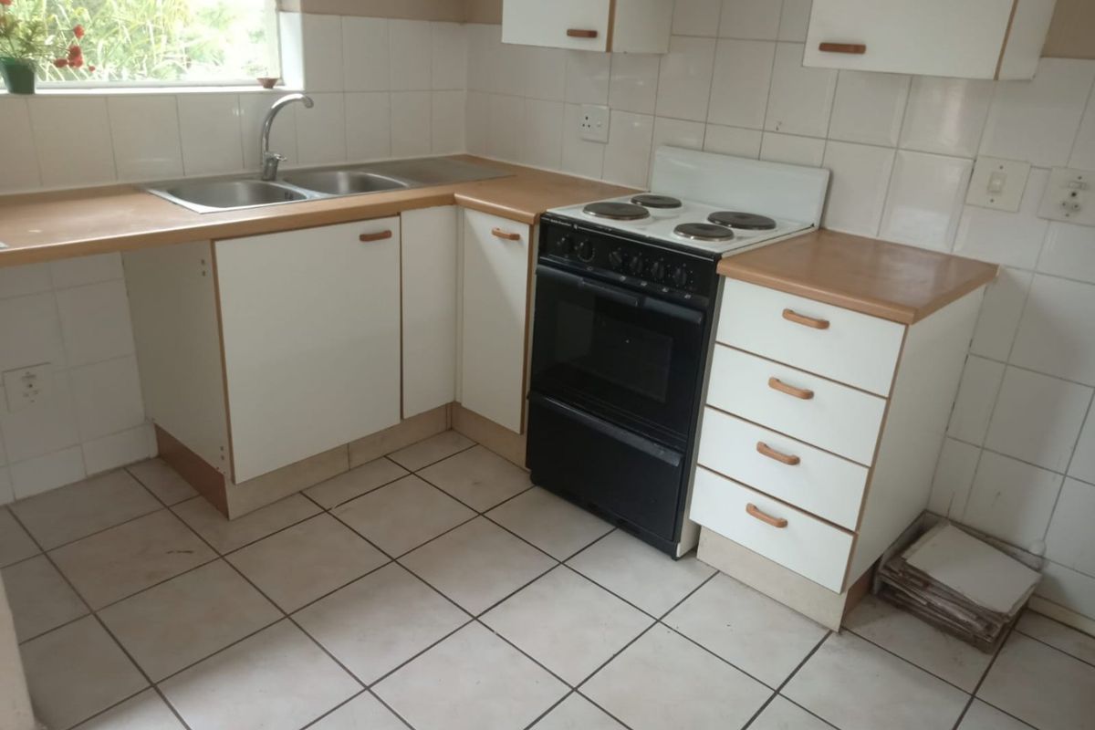 2 Bedroom 1 Bathroom first floor Apartment for Sale. - Photo 2