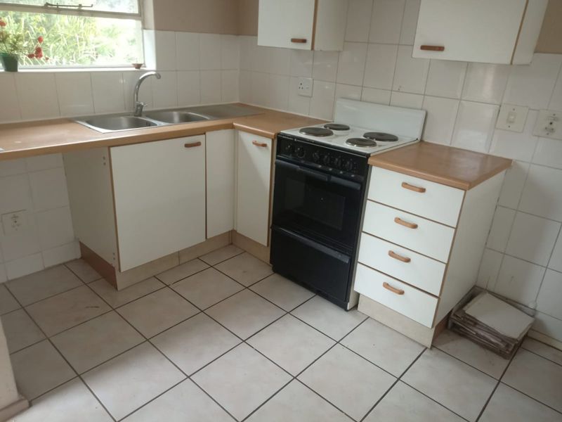 2 Bedroom 1 Bathroom first floor Apartment for Sale. - Photo 2