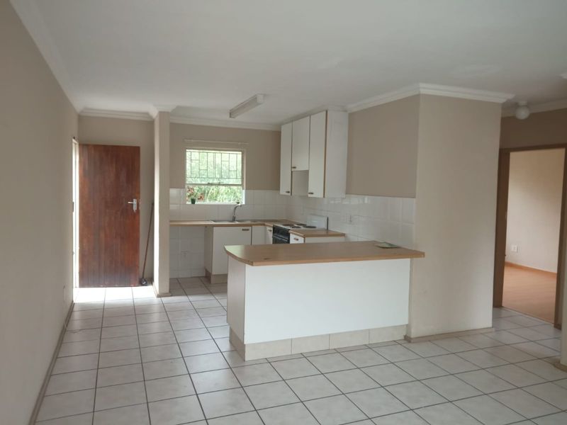 2 Bedroom 1 Bathroom first floor Apartment for Sale. - Photo 4