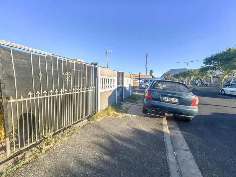 Beautiful 3 Bedroom  - Photo 2