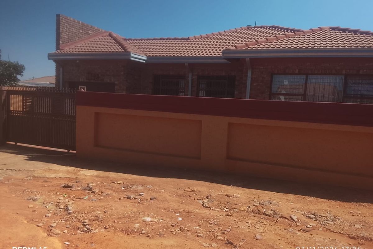 House for sale in Soshanguve - Photo 4