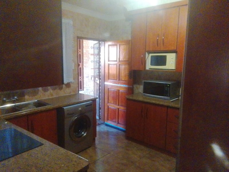 House for sale in Soshanguve - Photo 9