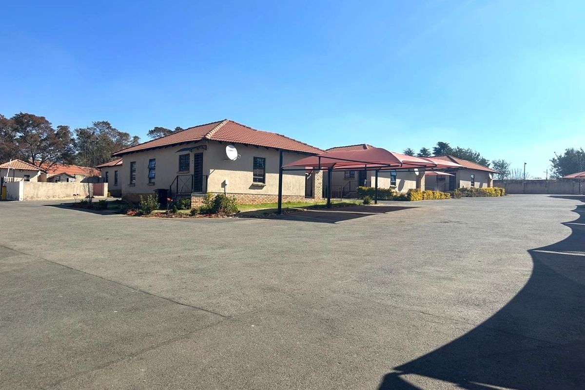 2-Bedroom, 2 Bathroom Top Floor Apartment for Sale in Groblerpark - Photo 3