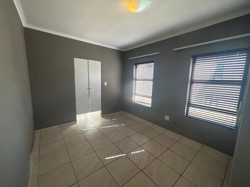 2-Bedroom, 2 Bathroom Top Floor Apartment for Sale in Groblerpark - Photo 9