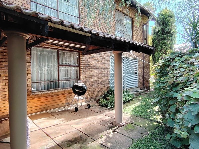 Secure Family Living with Income-Generating 2 Bedroom Flatlet in Eldoraigne Ext. 18 Boomed Area - Photo 4