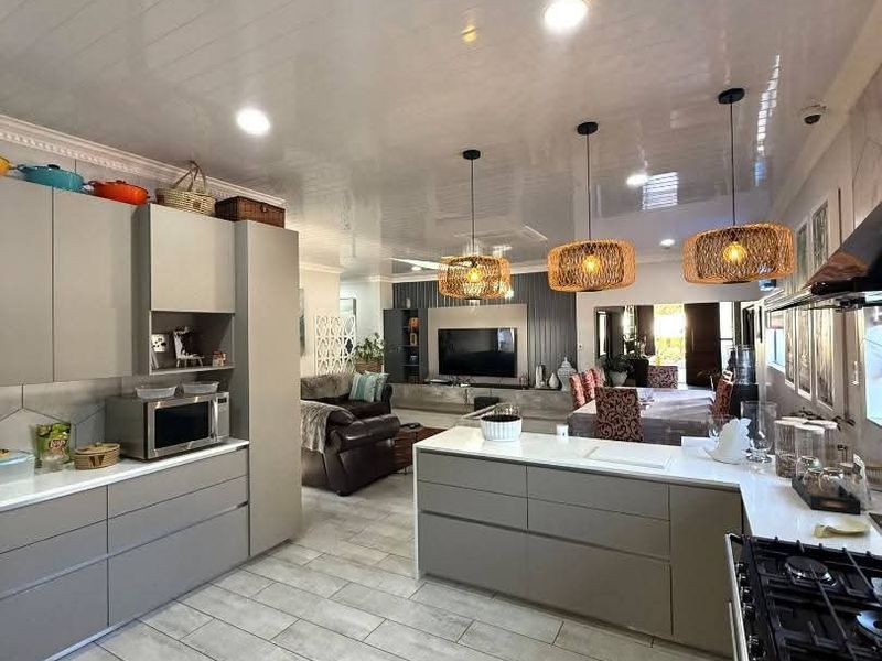 An Exceptional Residence of Space, Elegance & Tranquility in Wilkoppies  - Photo 9