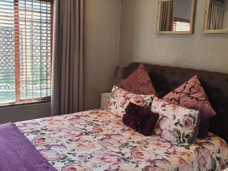 La Viale Douglasdale Garden Unit - Photo 10