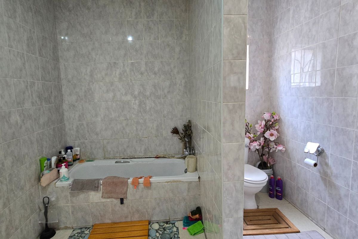 Comfortable Room in Crystal Park, Benoni - Photo 3