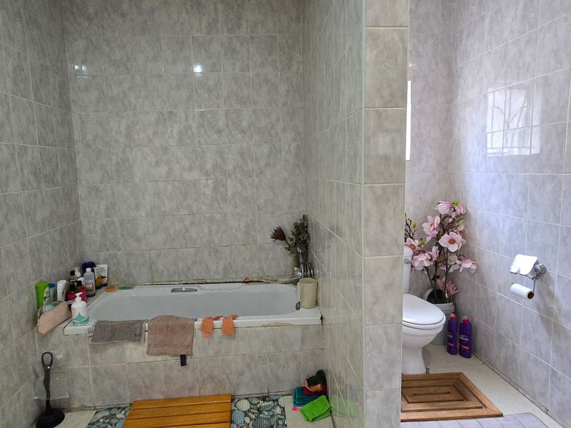 Comfortable Room in Crystal Park, Benoni - Photo 3