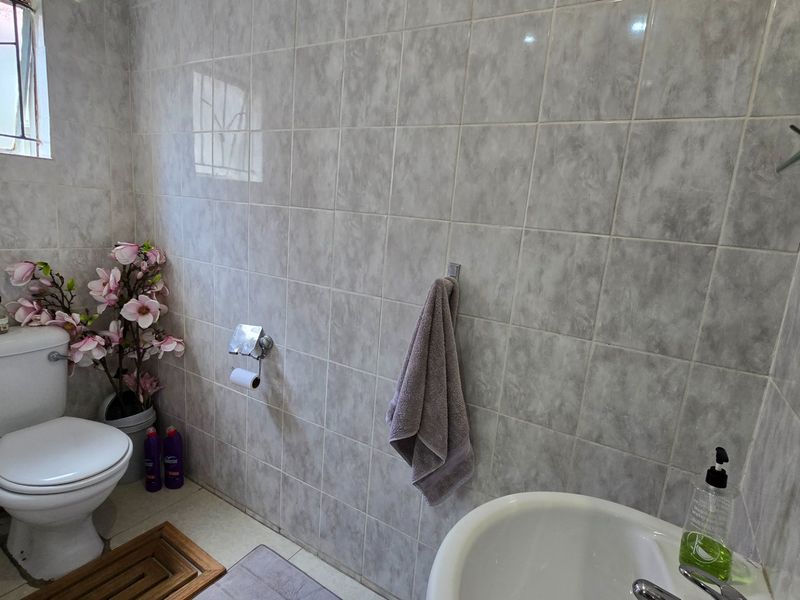 Comfortable Room in Crystal Park, Benoni - Photo 5