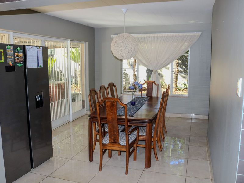 Spacious Family Home for Sale in Annlin - Photo 9