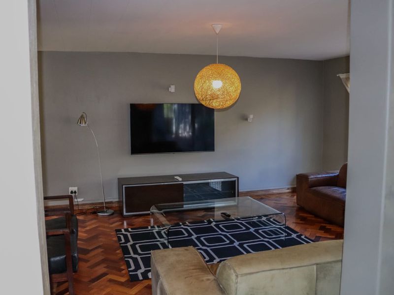 Spacious Family Home for Sale in Annlin - Photo 6