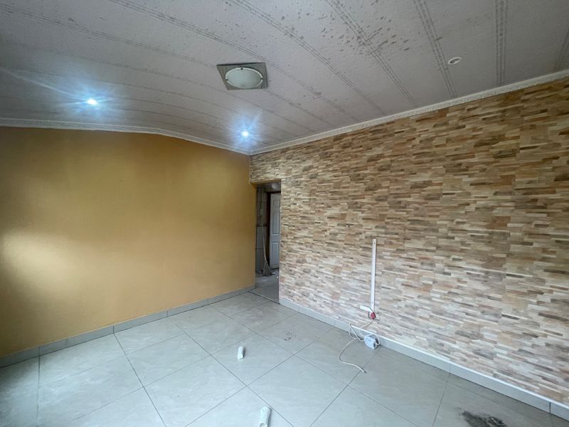 6 Bedroom House for sale - Photo 6