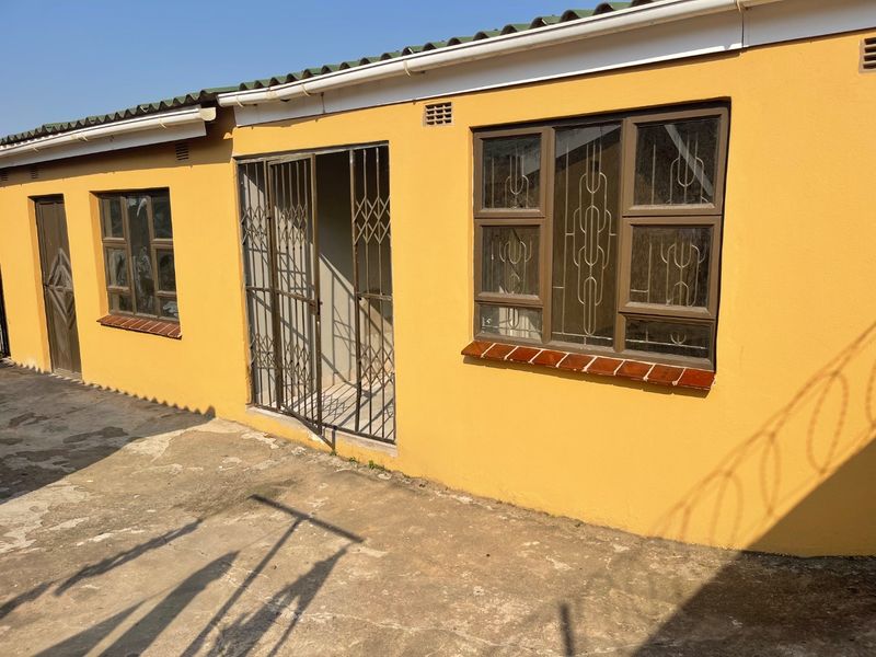 6 Bedroom House for sale - Photo 2