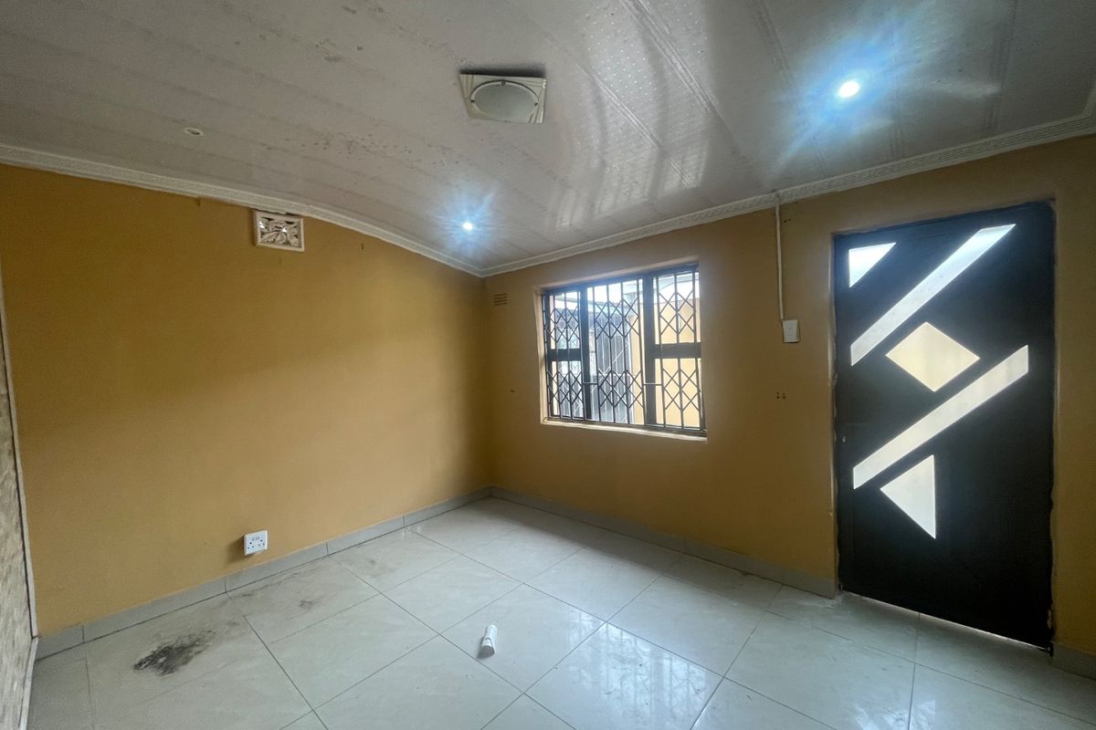 6 Bedroom House for sale - Photo 4