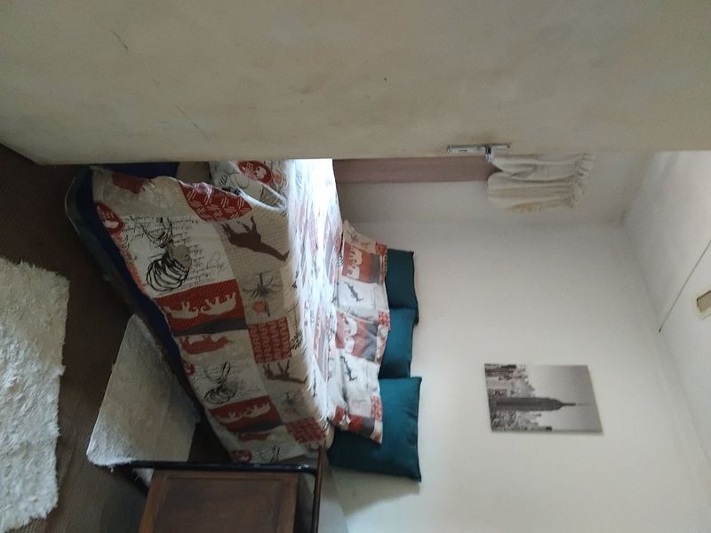 House full of potential  - Photo 8