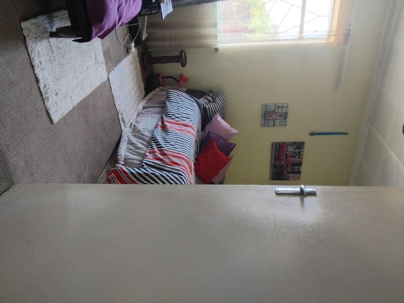 House full of potential  - Photo 7