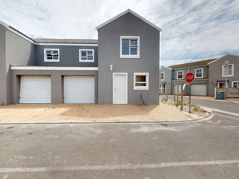 Brand New 3-Bedroom Home in Secure Complex with Low Levies - Photo 2