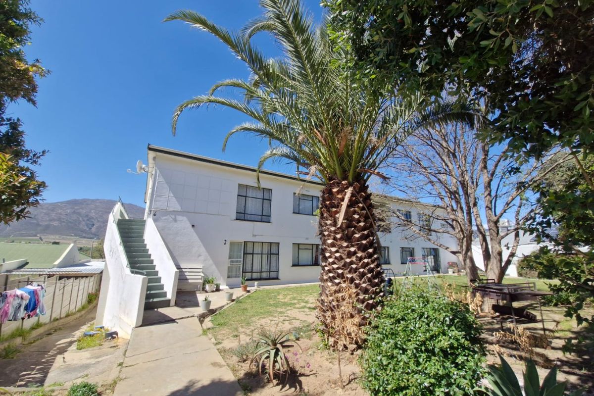 2 Bedroom Apartment - Rare Investment or Retirement Find in Villiersdorp - Photo 3