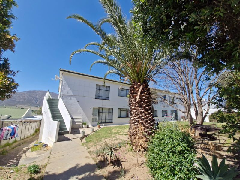 2 Bedroom Apartment - Rare Investment or Retirement Find in Villiersdorp - Photo 3