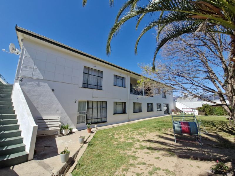 2 Bedroom Apartment - Rare Investment or Retirement Find in Villiersdorp - Photo 6