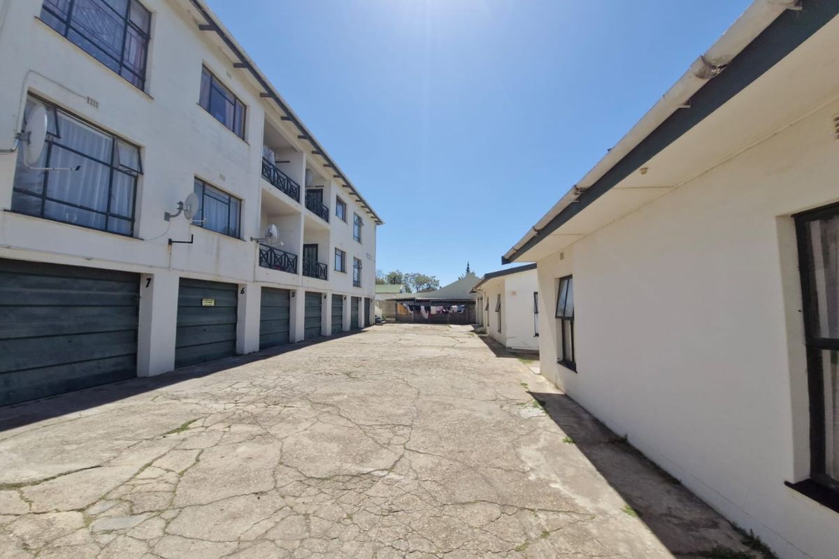 2 Bedroom Apartment - Rare Investment or Retirement Find in Villiersdorp - Photo 5