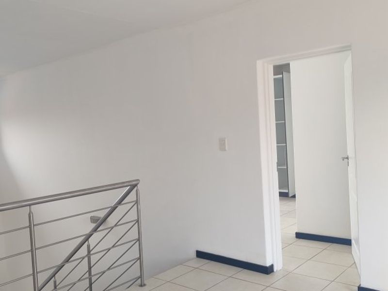 Modern Townhouse Living with Space & Security!  - Photo 4