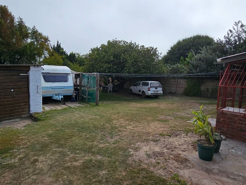 Prag Huis met baie potensiaal. - Photo 3