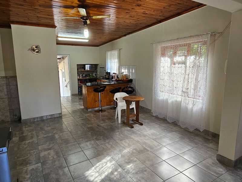 Prag Huis met baie potensiaal. - Photo 9