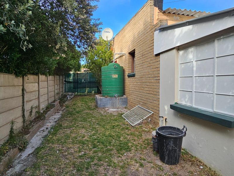 Prag Huis met baie potensiaal. - Photo 8