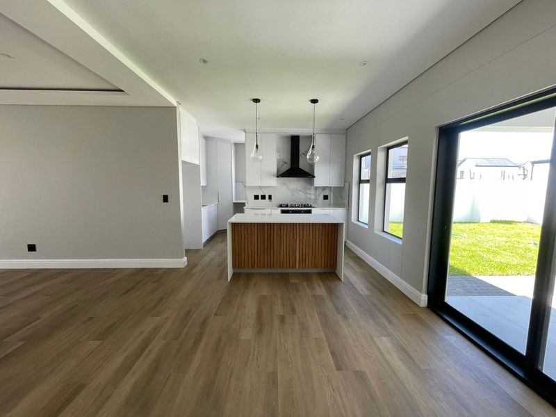 Sandown | 4 Bedroom | 3 Bathroom | Double Storey | Corner Erf - Photo 8