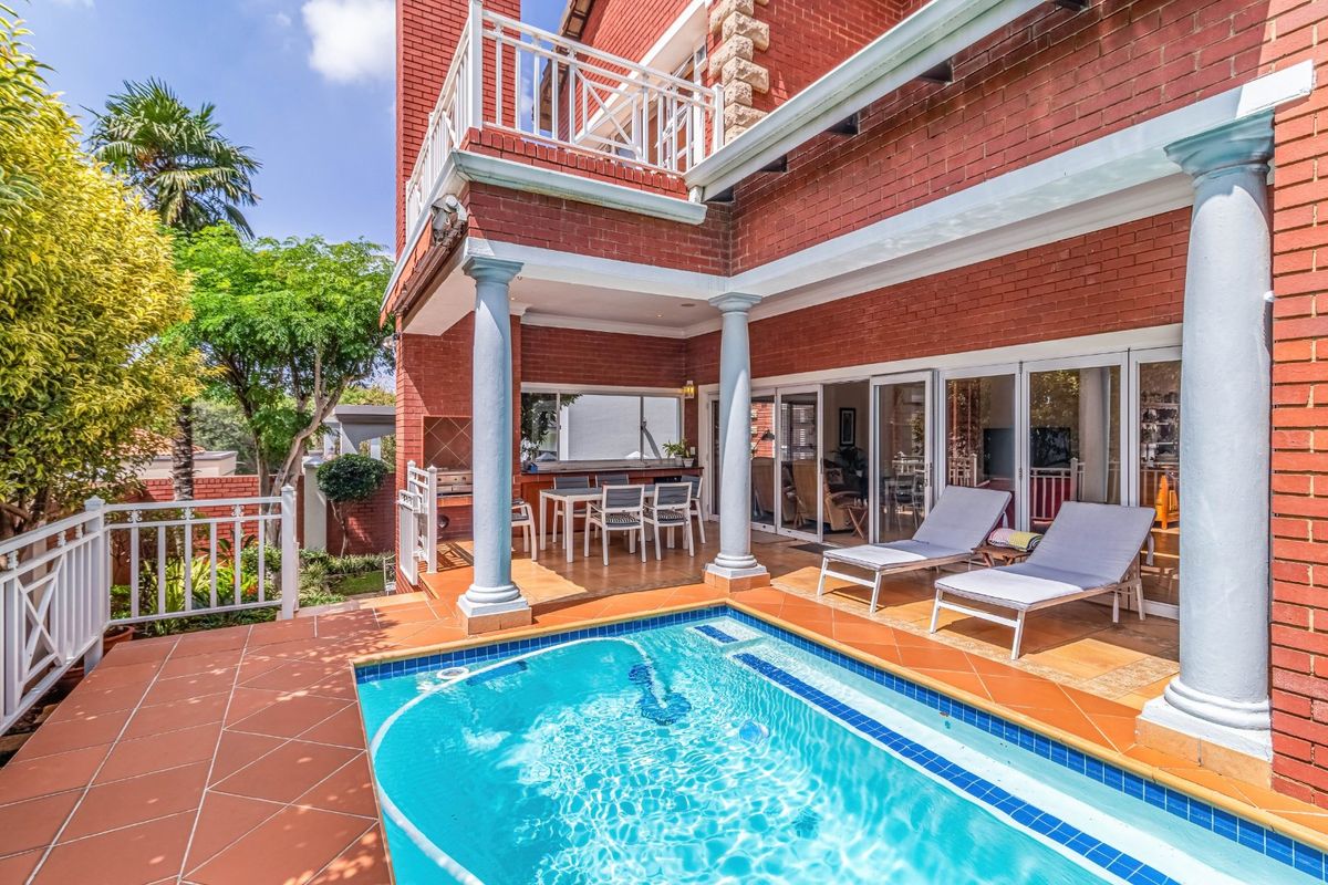 Stunning 3 Bedroom Home For Sale in Sovereign Park Estate - Photo 2