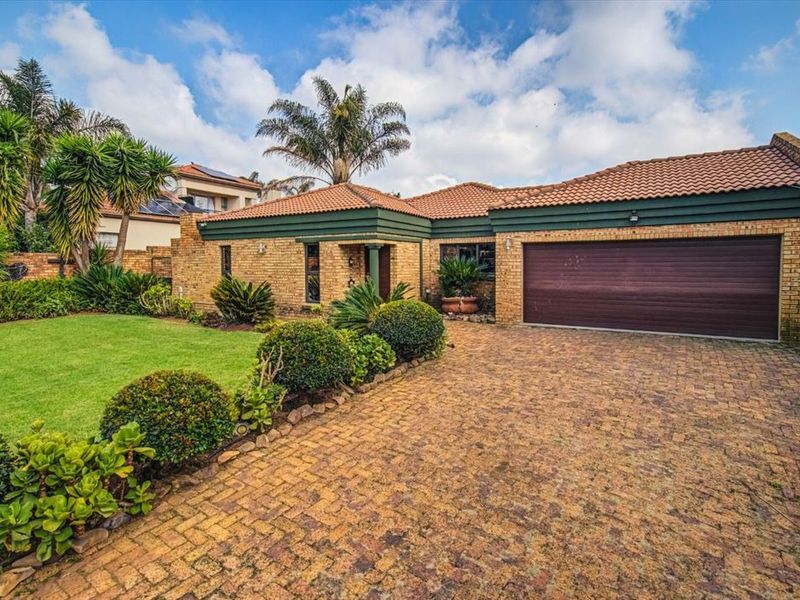 Spacious Four-Bedroom Family Home - Photo 3