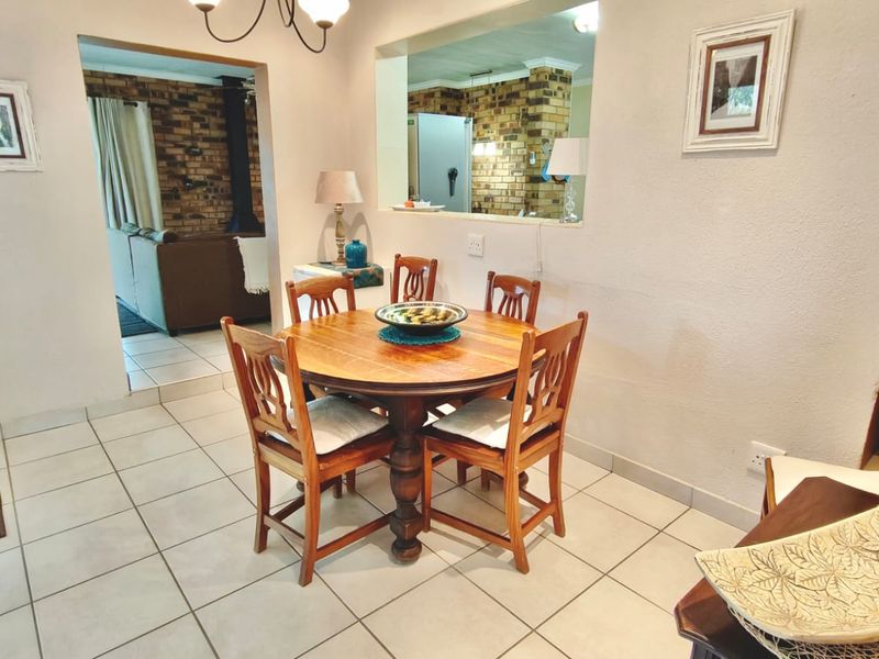 Tranquil Vaal Dam Living in Sought-After Marina Letata Estate - Photo 5