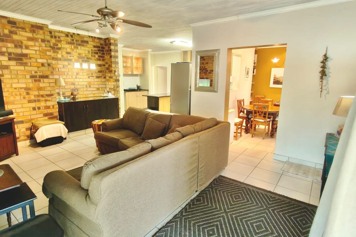 Tranquil Vaal Dam Living in Sought-After Marina Letata Estate - Photo 4