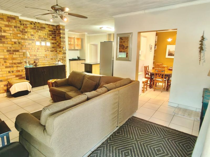 Tranquil Vaal Dam Living in Sought-After Marina Letata Estate - Photo 4