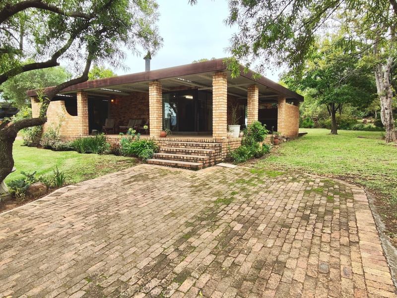 Tranquil Vaal Dam Living in Sought-After Marina Letata Estate - Photo 1