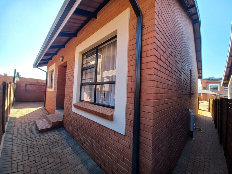 BROOKEHAVEN RENTALS -  PROMO enquire NOW - Photo 3