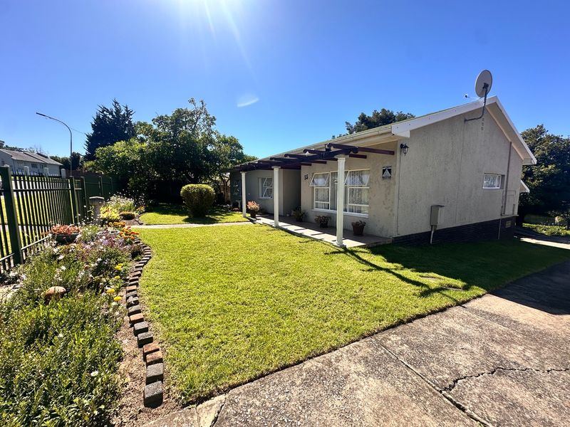 Charming Headlands Home with Garden Charm - Photo 7