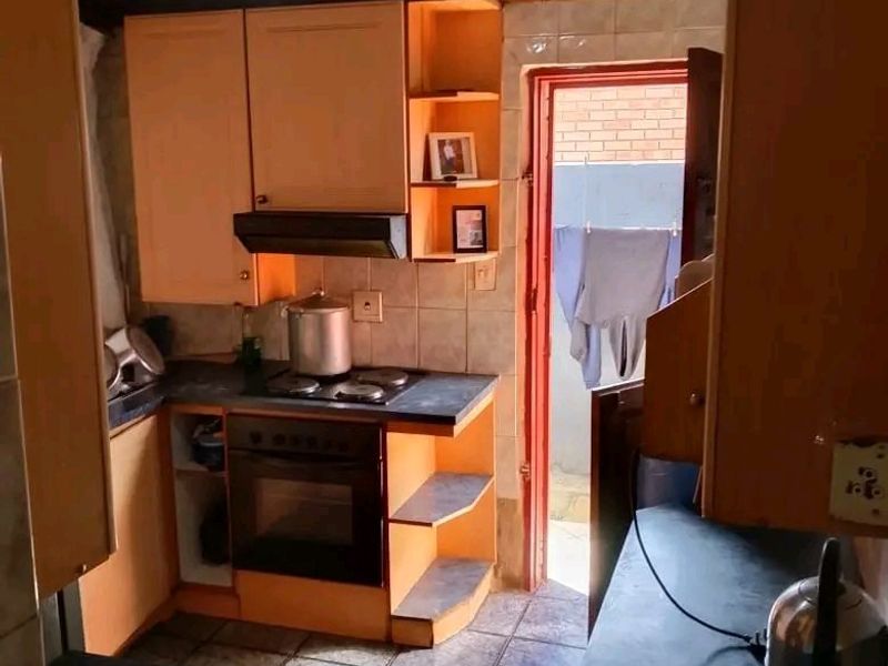 Beautiful 2 bedroom house in Tembisa  - Photo 8