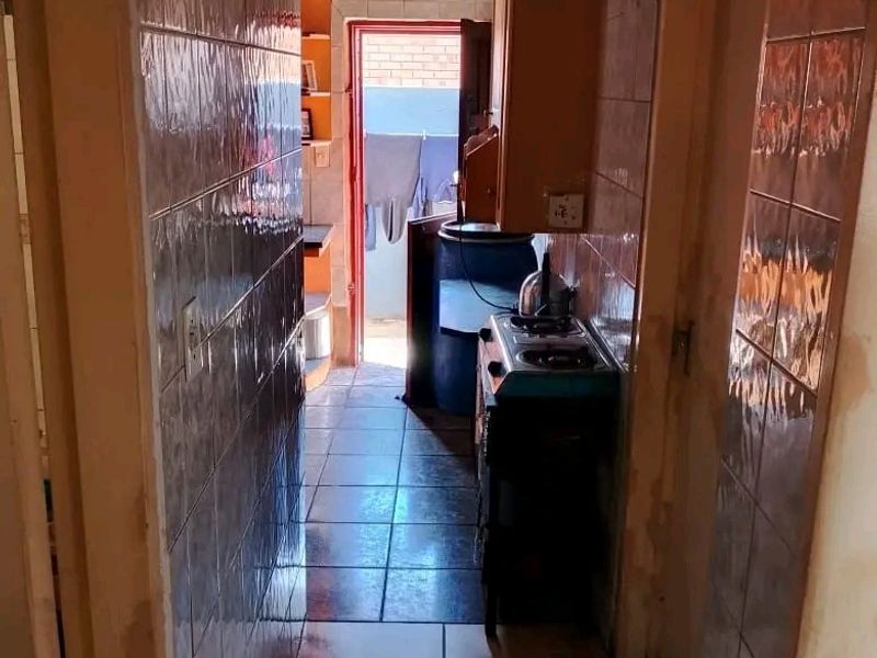 Beautiful 2 bedroom house in Tembisa  - Photo 7