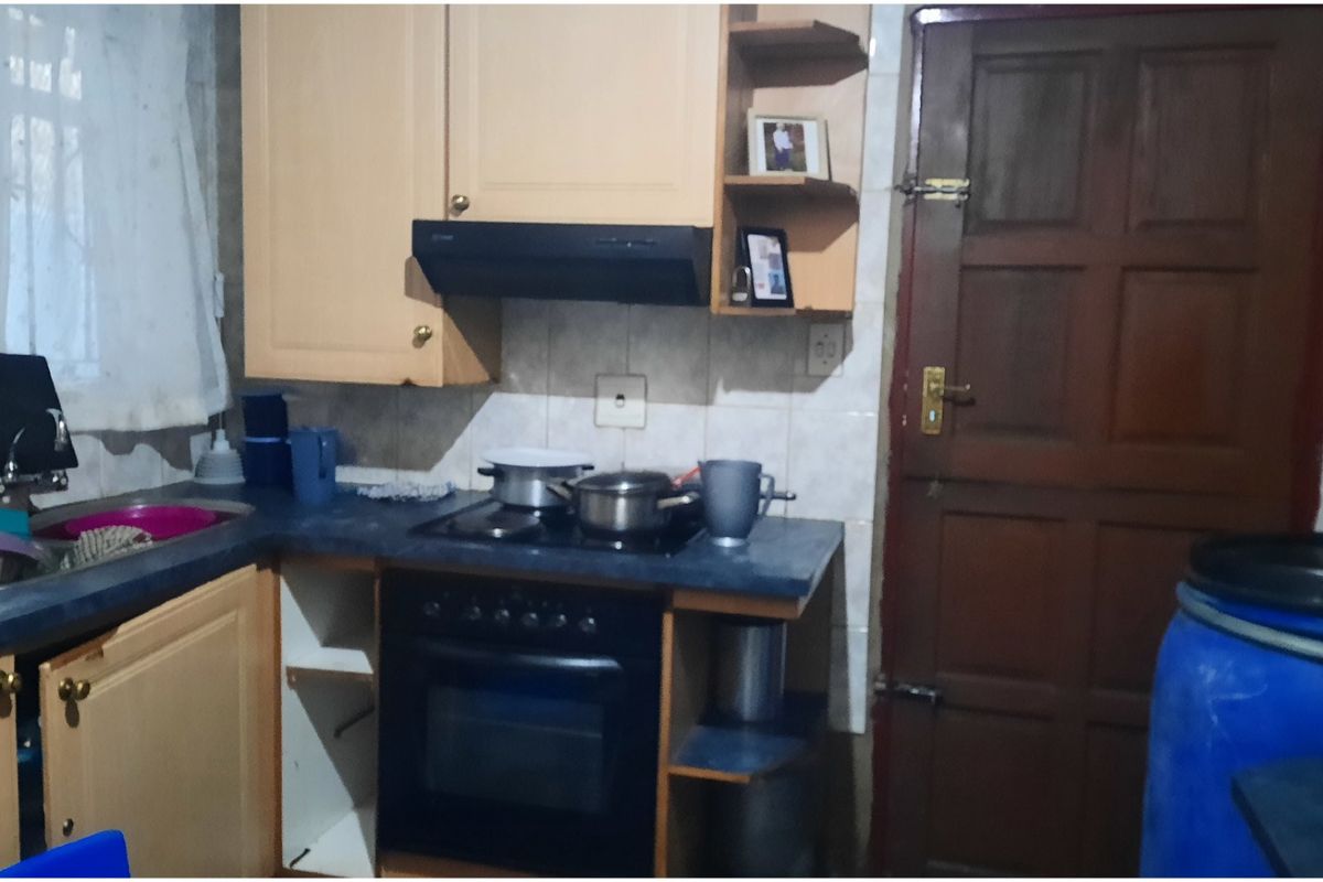 Beautiful 2 bedroom house in Tembisa  - Photo 4