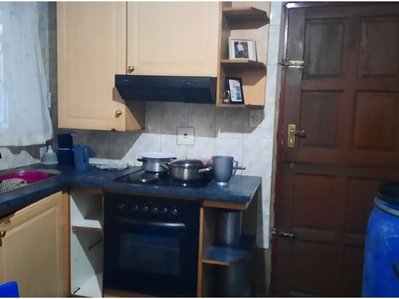 Beautiful 2 bedroom house in Tembisa  - Photo 4