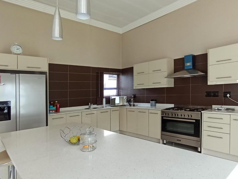 4 Bedroom House for Sale in Copperleaf - Photo 5