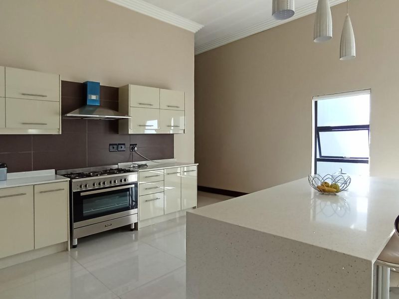 4 Bedroom House for Sale in Copperleaf - Photo 2